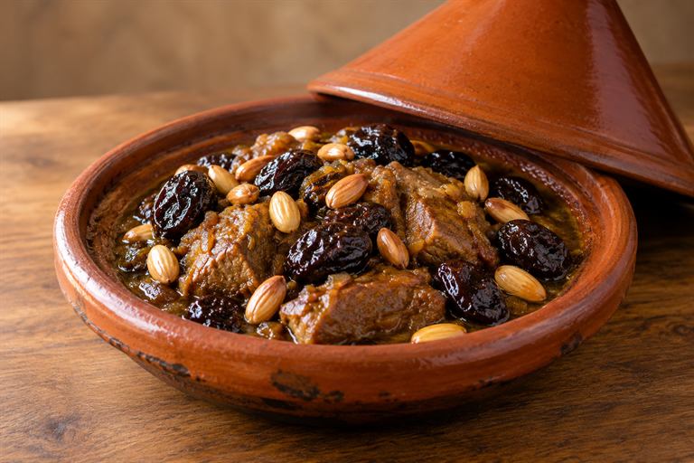 طاجين لحم بالبرقوق