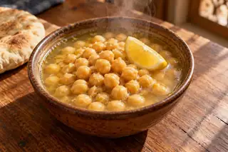 Lablabi (Iraqi Chickpeas in Broth)