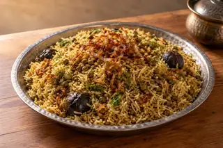 Mumawwash (Kuwaiti Rice with Mung Beans & Dill)