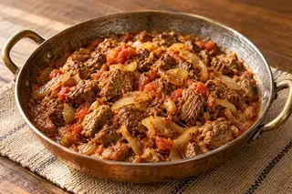 Hmeesa (Saudi Pan-Braised Lamb)