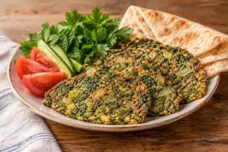 Ijjeh (Parsley Omelette Fritters)